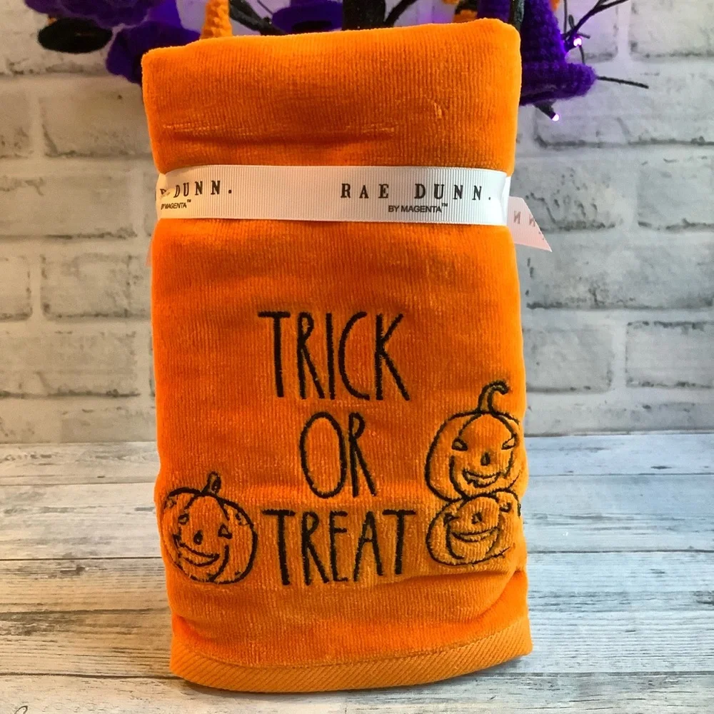 RAE DUNN 2pk 16×30 Trick Or Treat Hand Towels